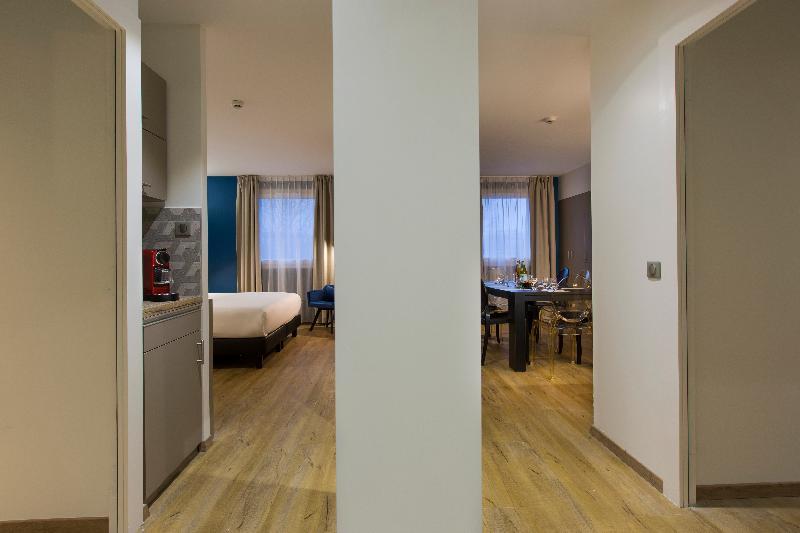 Отель Roi Soleil Prestige Strasbourg Шильтигхейм Экстерьер фото